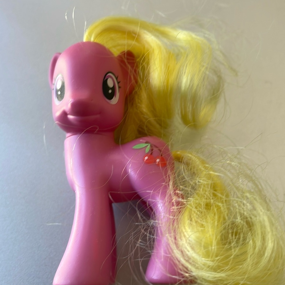 My Little Pony G4 Brushable Cherry Berry 3 MLP Cherries Pink Yellow G4